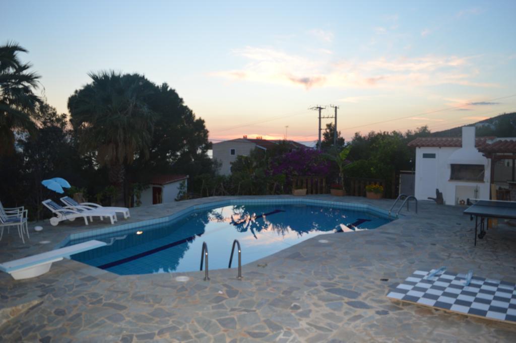 Villa Suites Lagonisi Luxury Exteriör bild